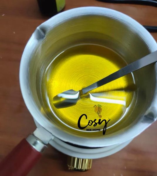 5 Mẹo Ngăn Sáp Ong Đông Cứng Khi Làm Son Môi