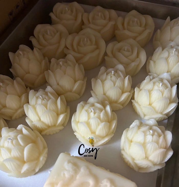 sáp ong trắng có thể sử dụng tạo ra các sản phẩm nến sáp ong rất đẹp