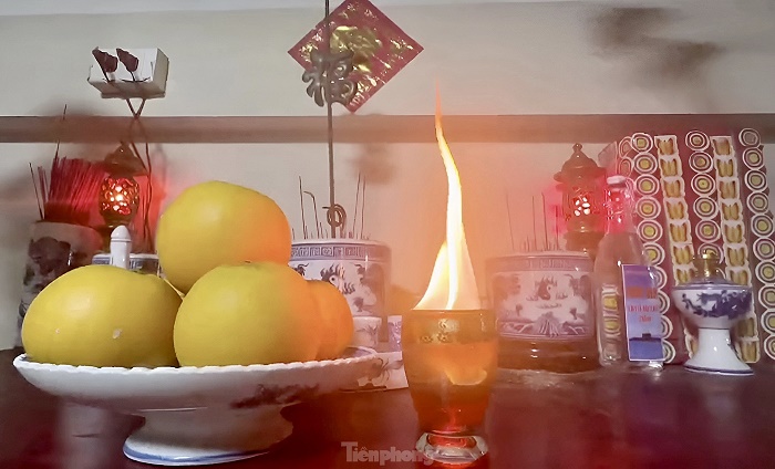 nến cháy to trên bàn thờ chủ yếu do bấc nến và chất liệu từ nến